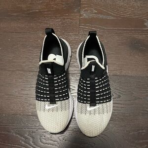 Nike Black and Gray Knit Running Shoes
